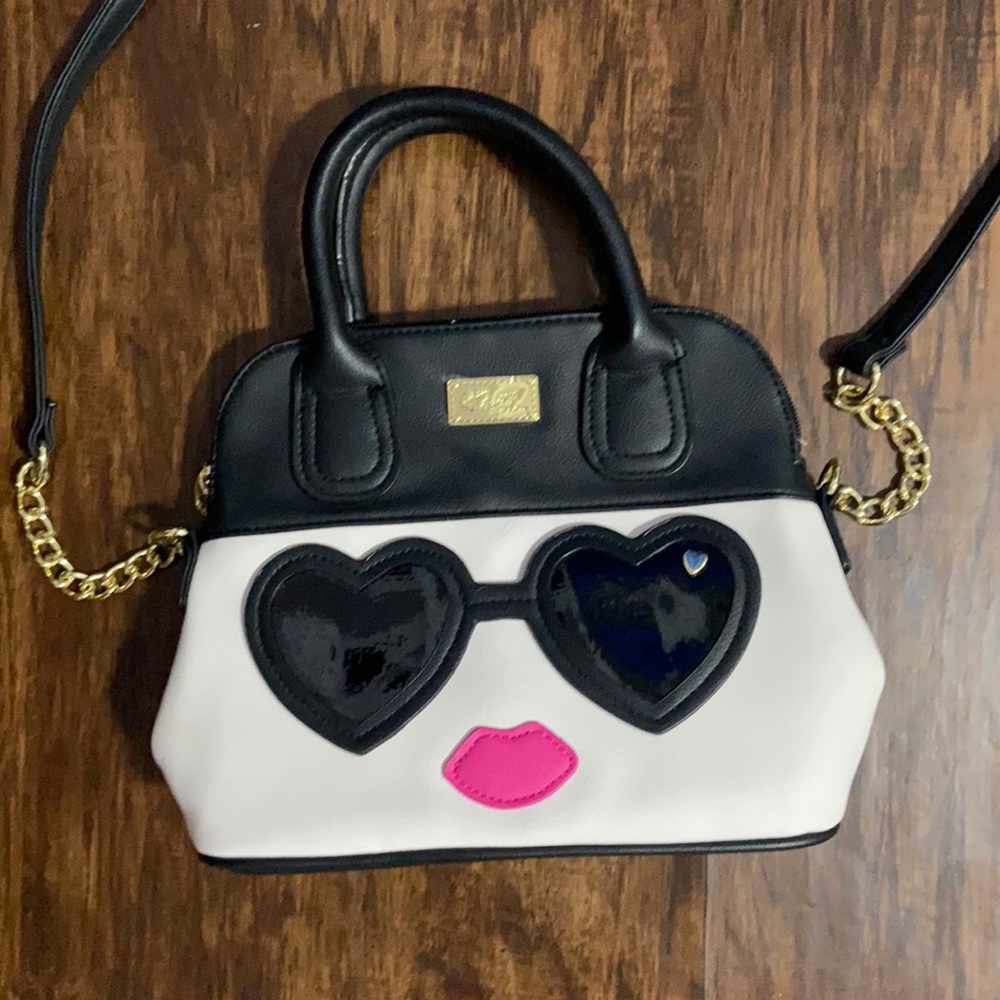 Luv Betsey by Betsey Johnson Sunglasses Purse